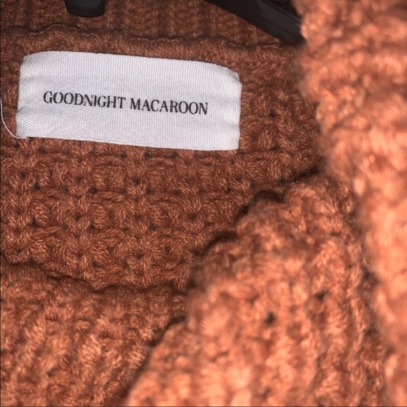 Goodnight Macaroon ‘Retta’ Cognac Cropped Sweater - Picture 3 of 3